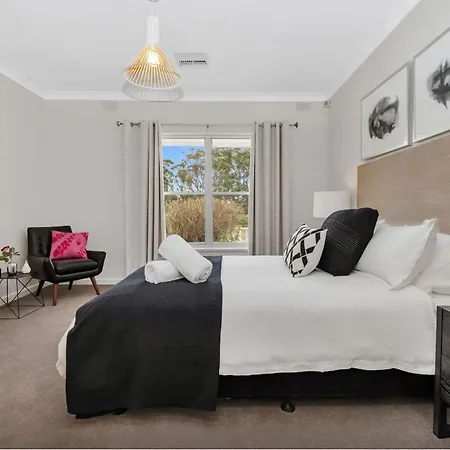 Mid Century 4 Bedroom Getaway In Barossa Vineyard Nuriootpa Exterior photo
