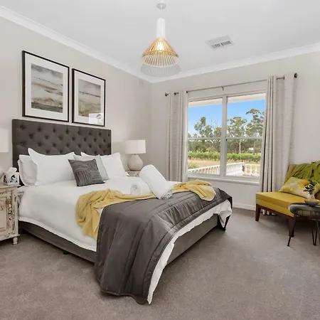 Mid Century 4 Bedroom Getaway In Barossa Vineyard Nuriootpa Exterior photo