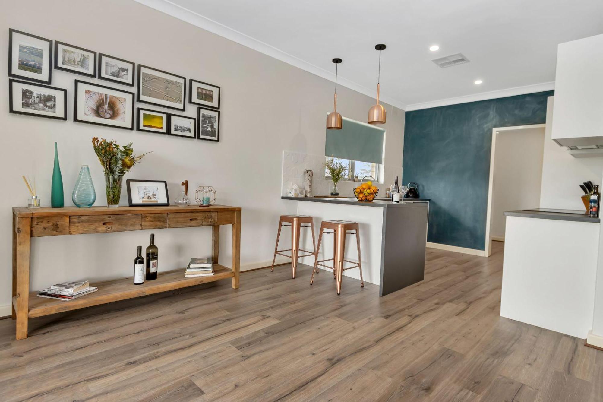 Mid Century 4 Bedroom Getaway In Barossa Vineyard