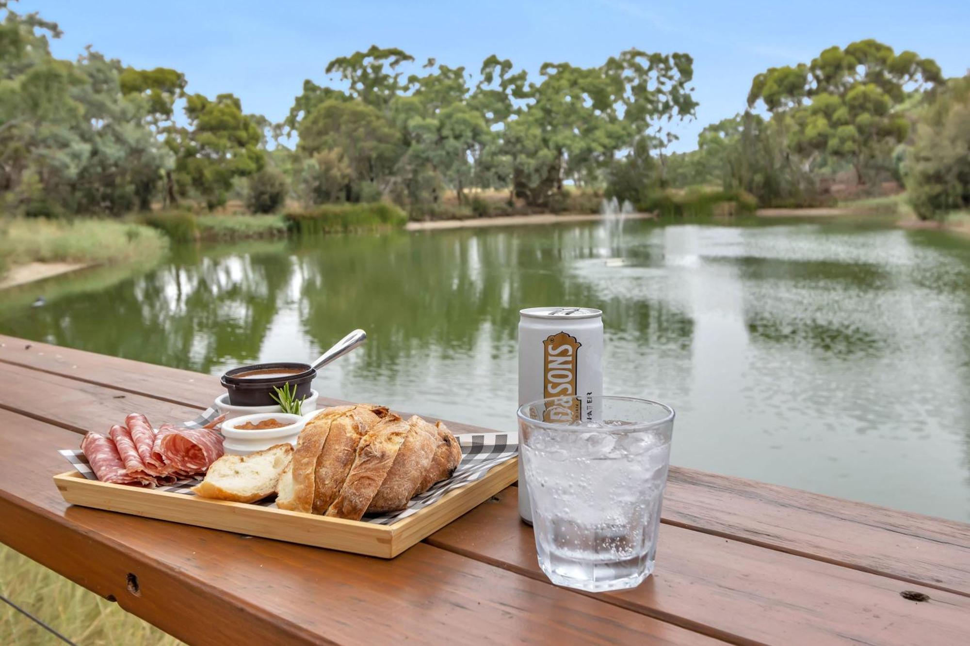 Holiday home Mid Century 4 Bedroom Getaway In Barossa Vineyard