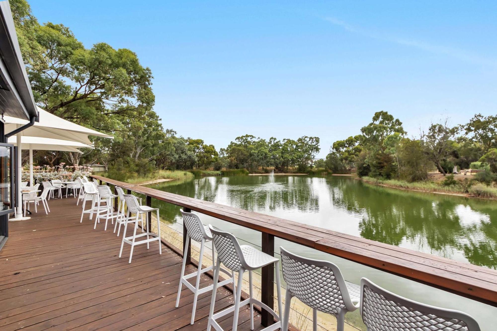 Holiday home Mid Century 4 Bedroom Getaway In Barossa Vineyard Nuriootpa