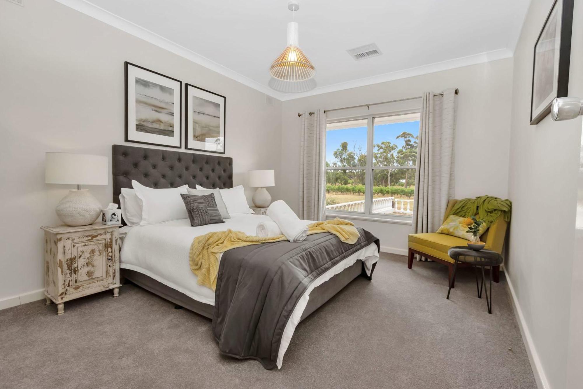 Holiday home Mid Century 4 Bedroom Getaway In Barossa Vineyard *