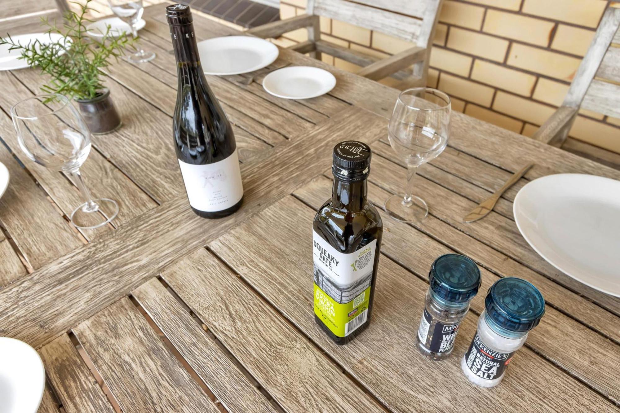 Mid Century 4 Bedroom Getaway In Barossa Vineyard Nuriootpa