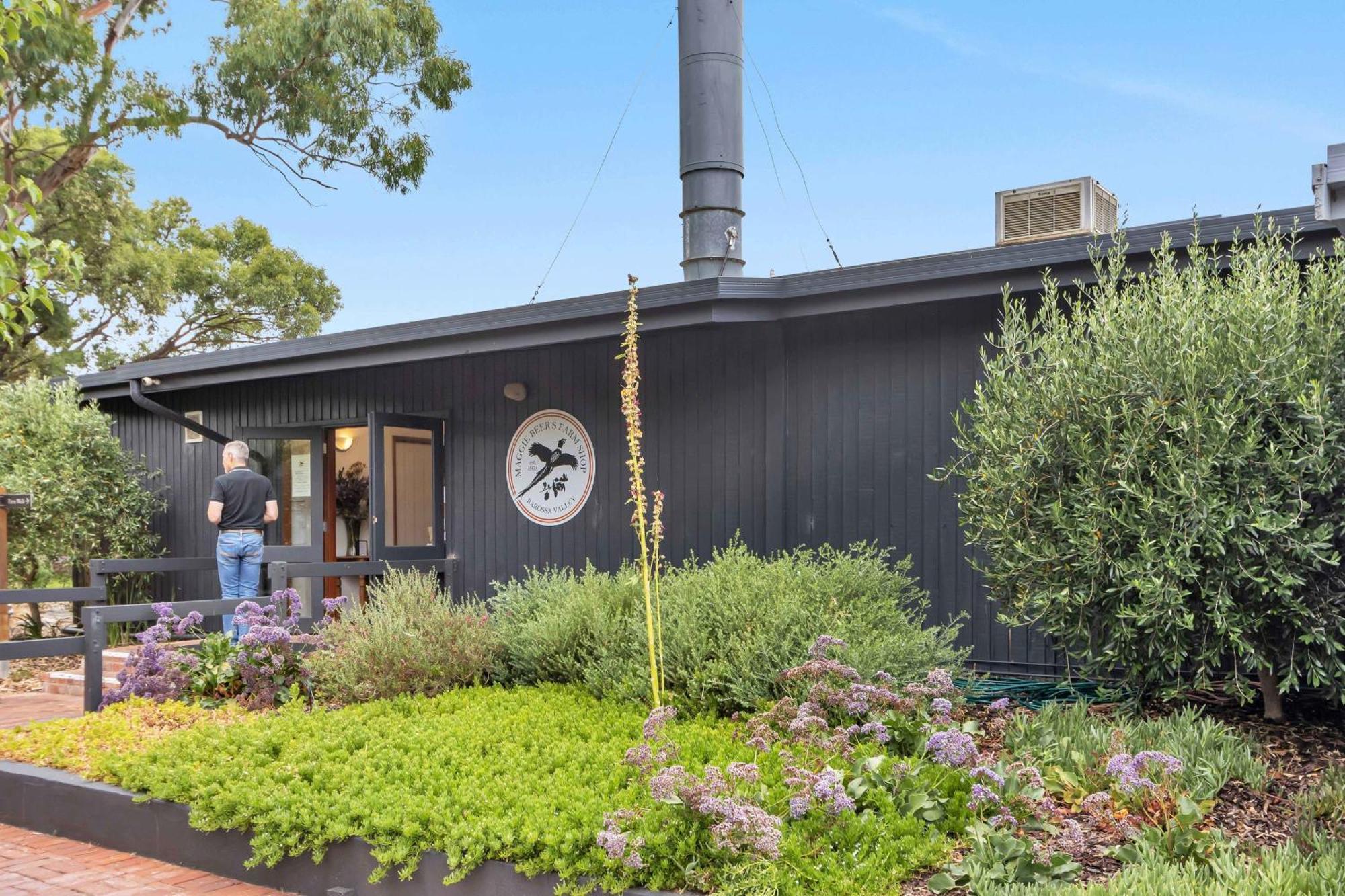 Holiday home Mid Century 4 Bedroom Getaway In Barossa Vineyard Nuriootpa